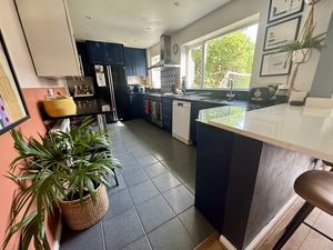 Open Plan Kitchen- click for photo gallery